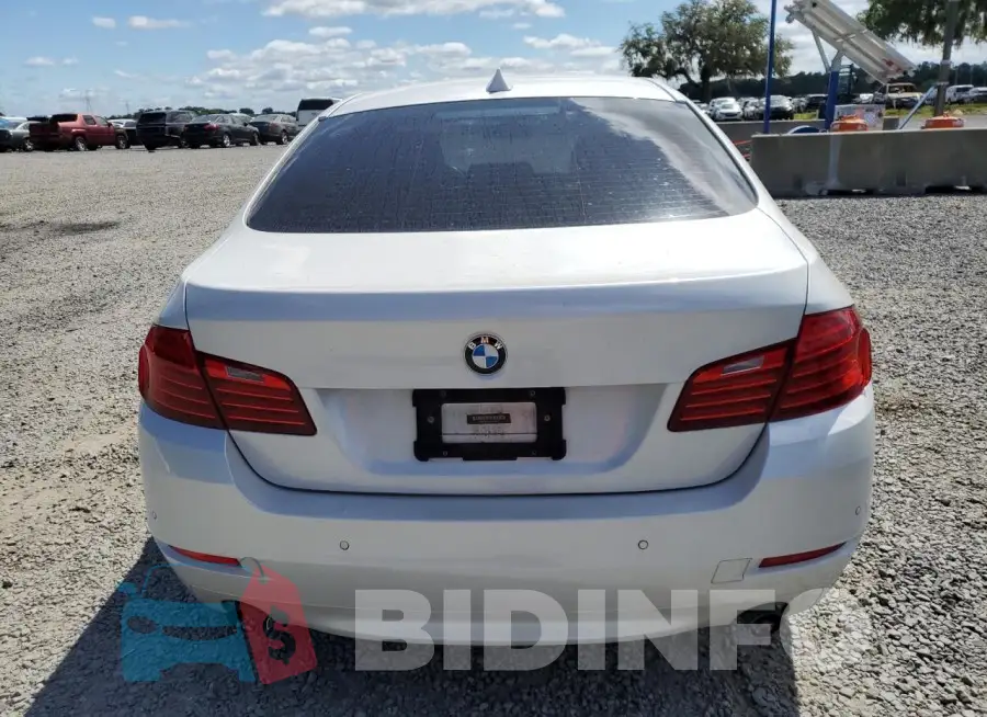 WBA5B1C51FD921624 Photo# 6