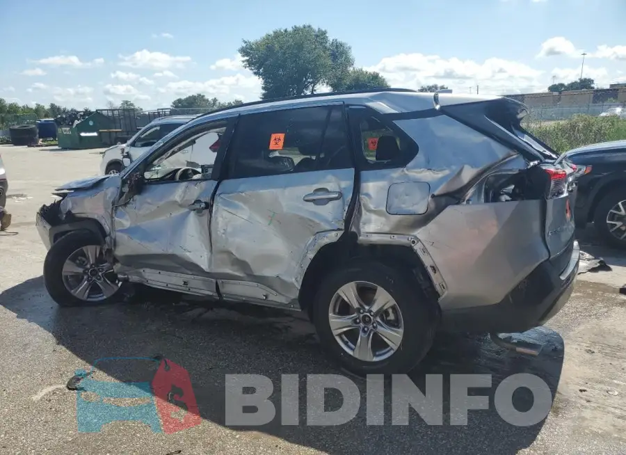2T3P1RFV8NW286167 Photo# 2