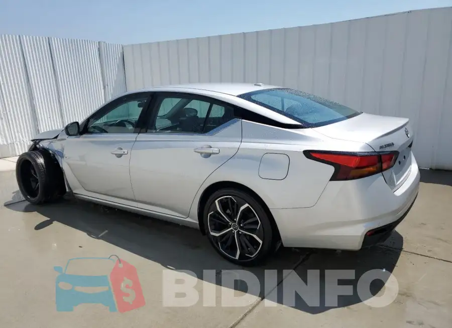 1N4BL4CV9PN383034 Photo# 2