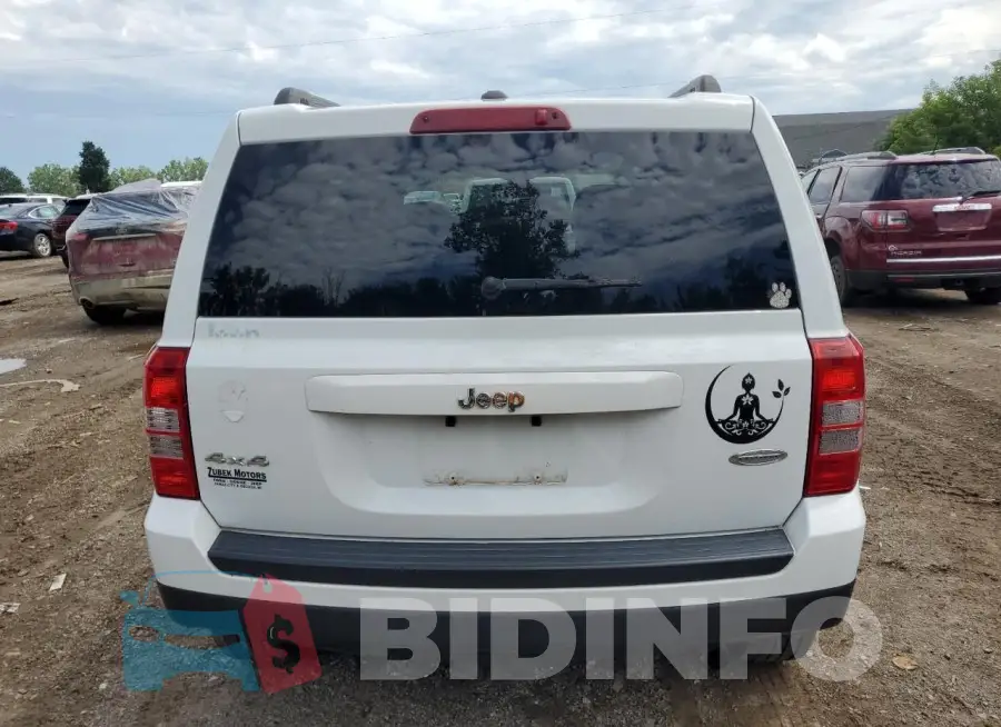 1C4NJRFB0GD746600 Photo# 6