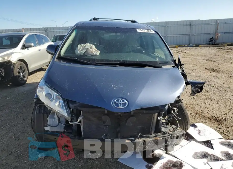 5TDKZ3DCXHS826402 Photo# 5