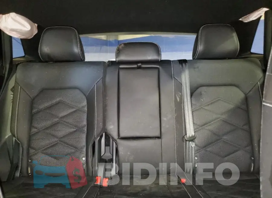 1V2HE2CA8RC220906 Photo# 10