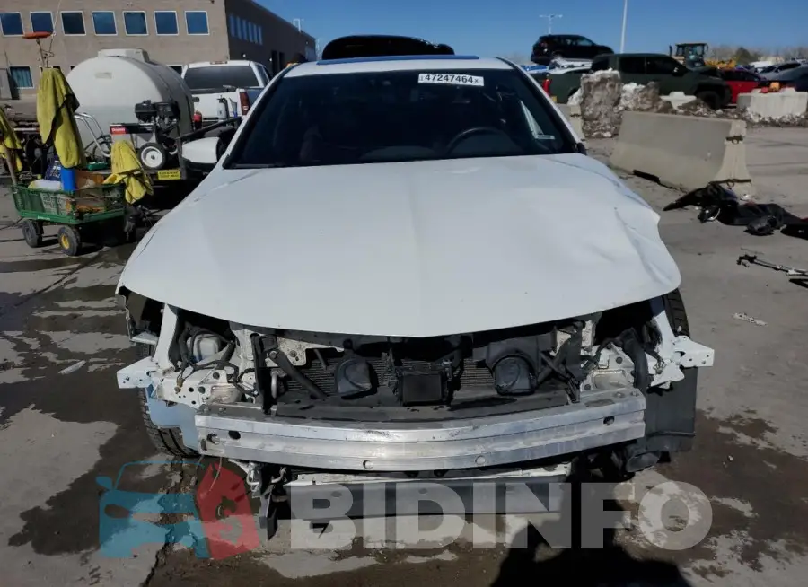 19UUB3F68JA000902 Photo# 5