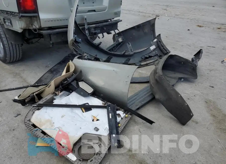 1GNSCKKC2FR623554 Photo# 12