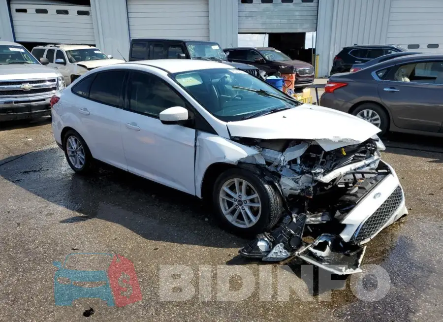 1FADP3F27JL252034 Photo# 4