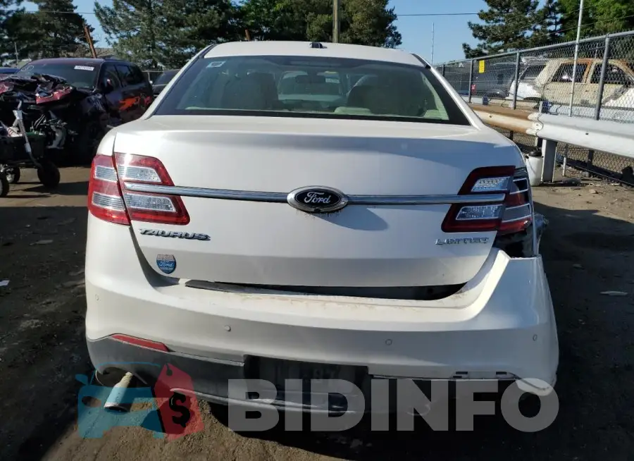 1FAHP2F8XFG165650 Photo# 6