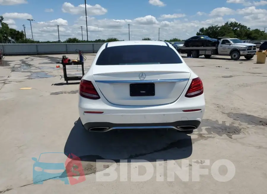 WDDZF4KB4HA053954 Photo# 6