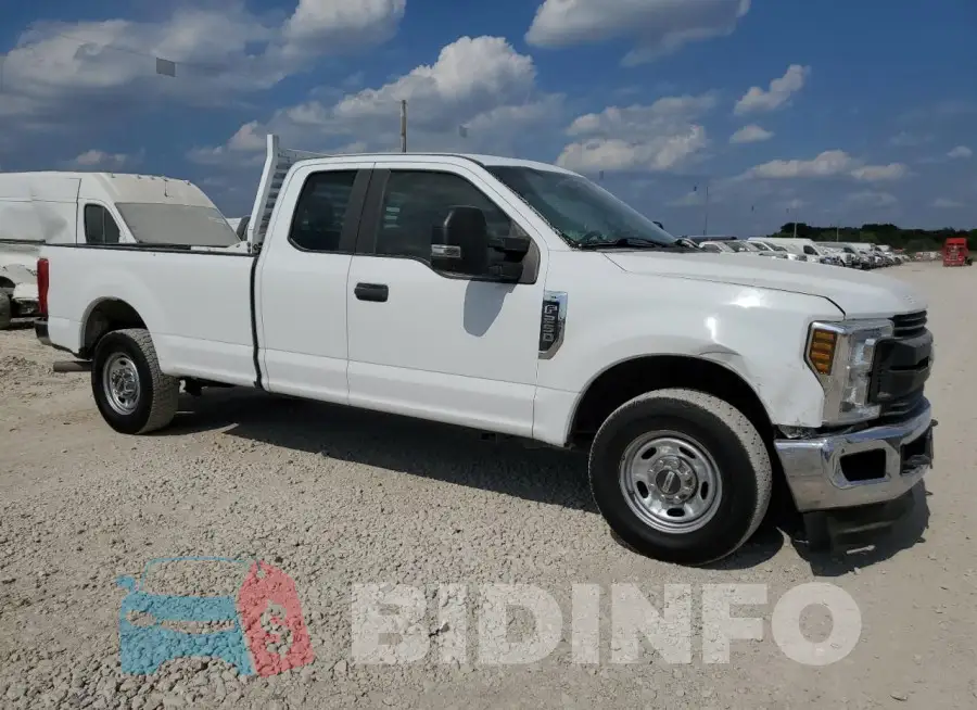 1FT7X2A65HEC68033 Photo# 4