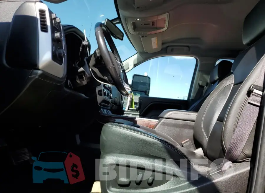 1GT12TEG9GF163727 Photo# 7