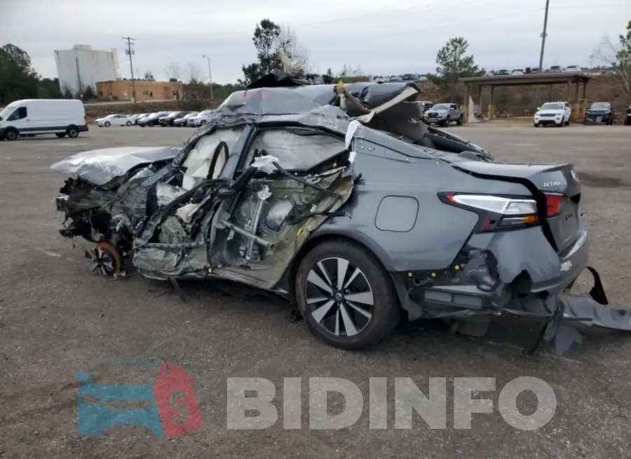 1N4BL4DV3MN318822 Photo# 2