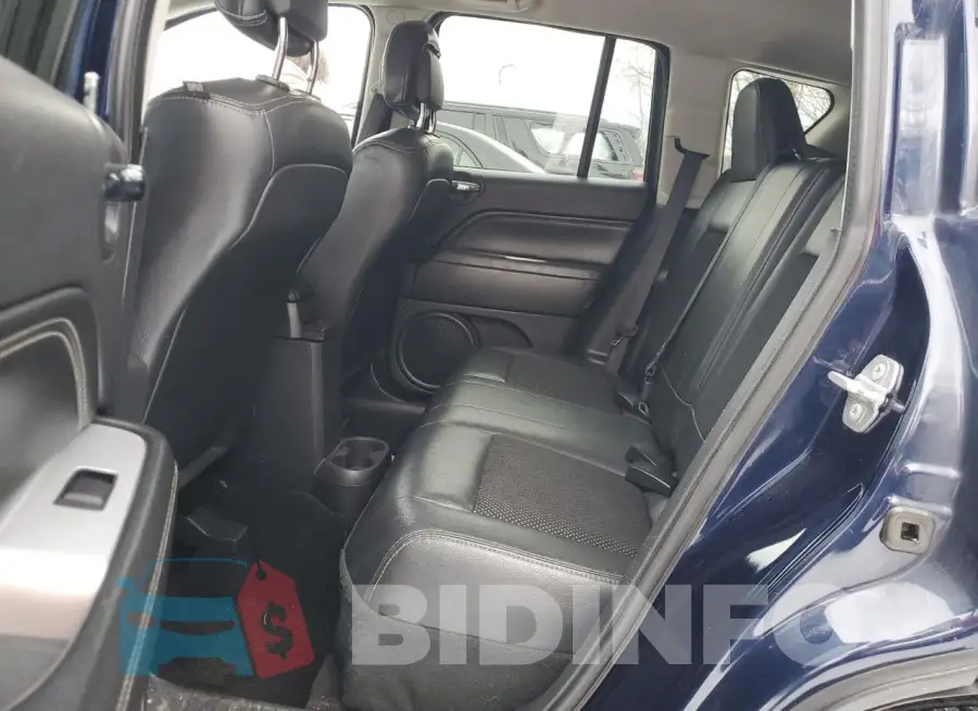 1C4NJDEBXGD572457 Photo# 10