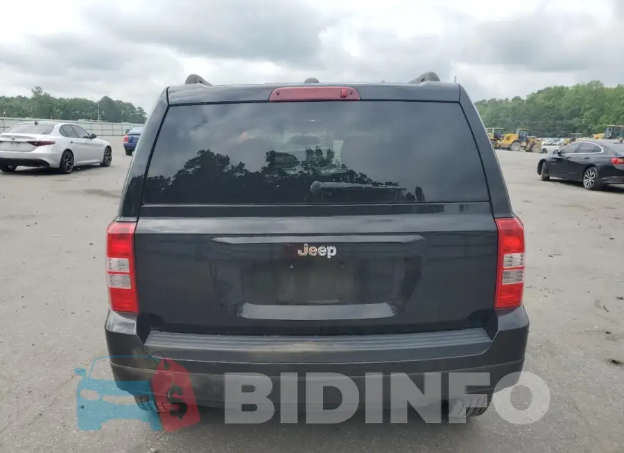 1C4NJPBB2HD120638 Photo# 6