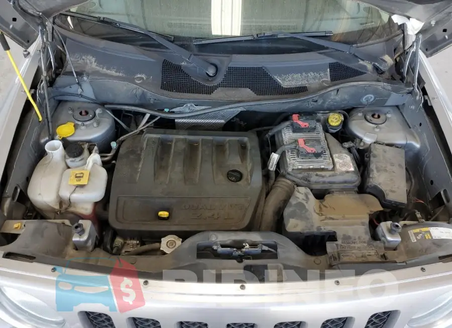 1C4NJPBB3FD318125 Photo# 12