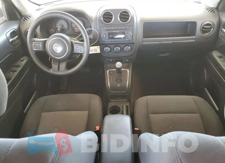 1C4NJPBB3FD318125 Photo# 8