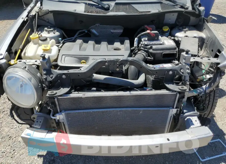1C4NJPBB9FD157425 Photo# 11