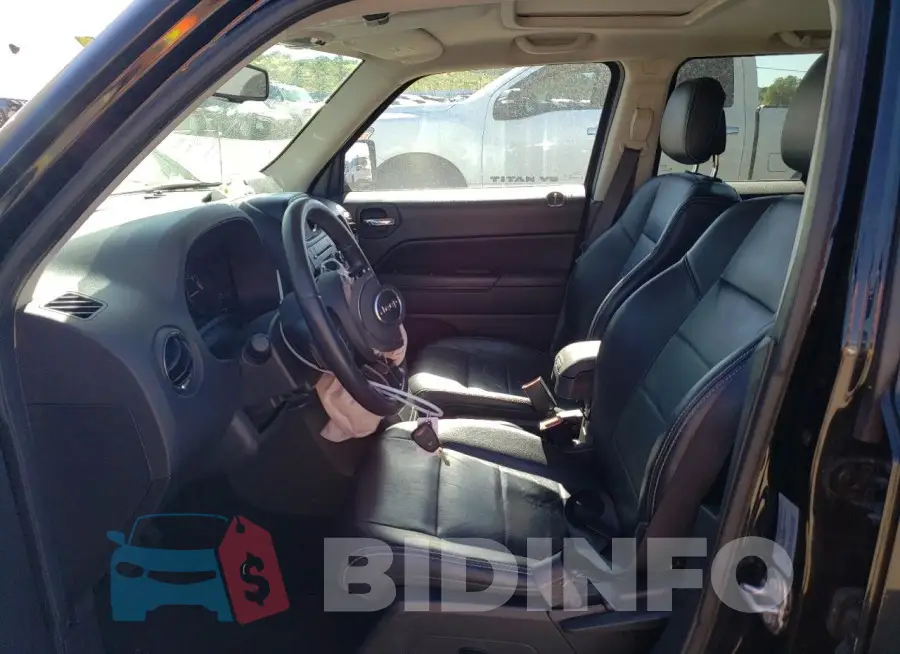 1C4NJRFB3HD180773 Photo# 7
