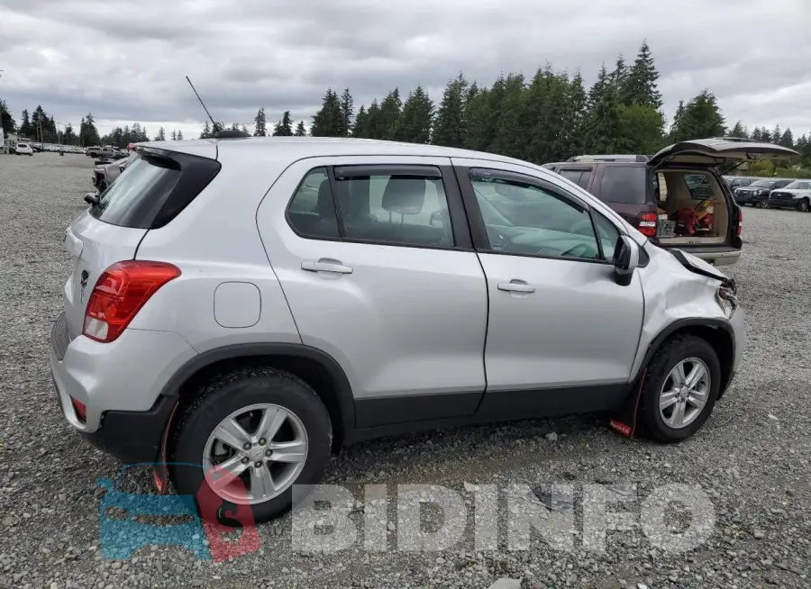 KL7CJNSB8JB626887 Photo# 3