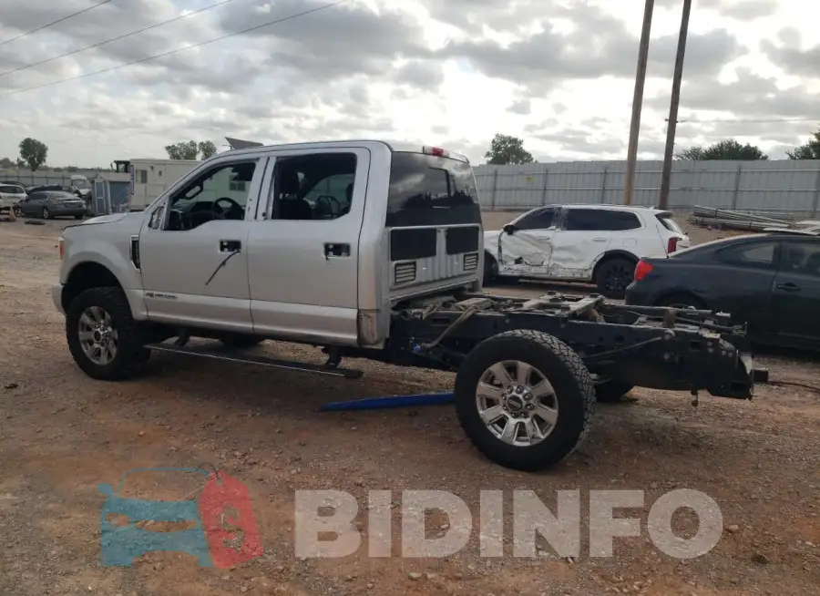 1FT7W2BT2JEC77866 Photo# 2