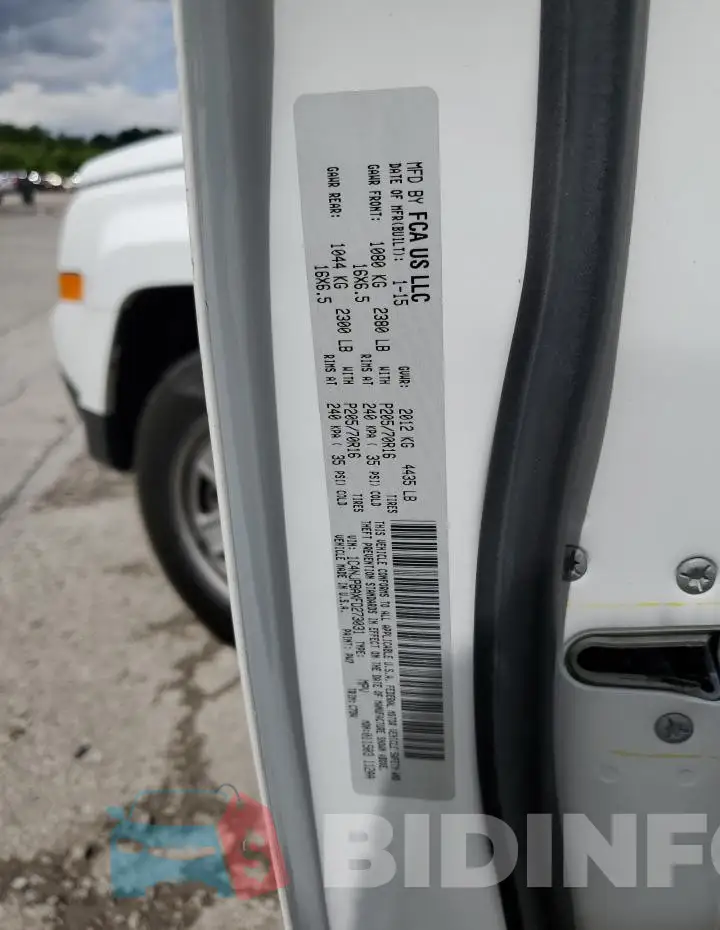 1C4NJPBAXFD273031 Photo# 13