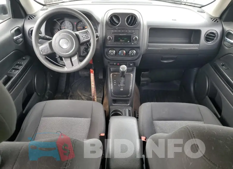 1C4NJPBAXFD273031 Photo# 8