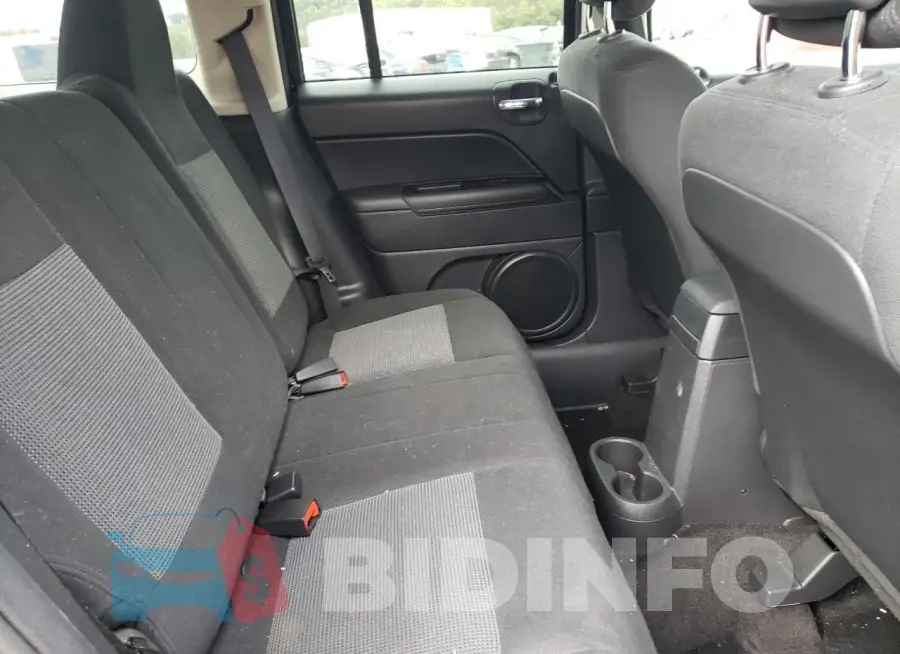 1C4NJPFB9FD166667 Photo# 6