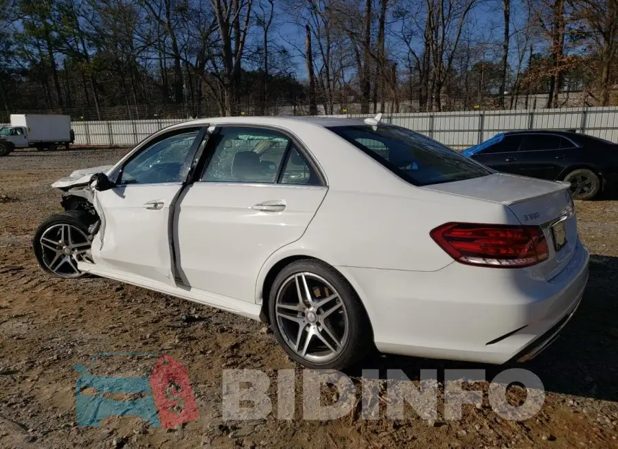 WDDHF5KB8FB120466 Photo# 2