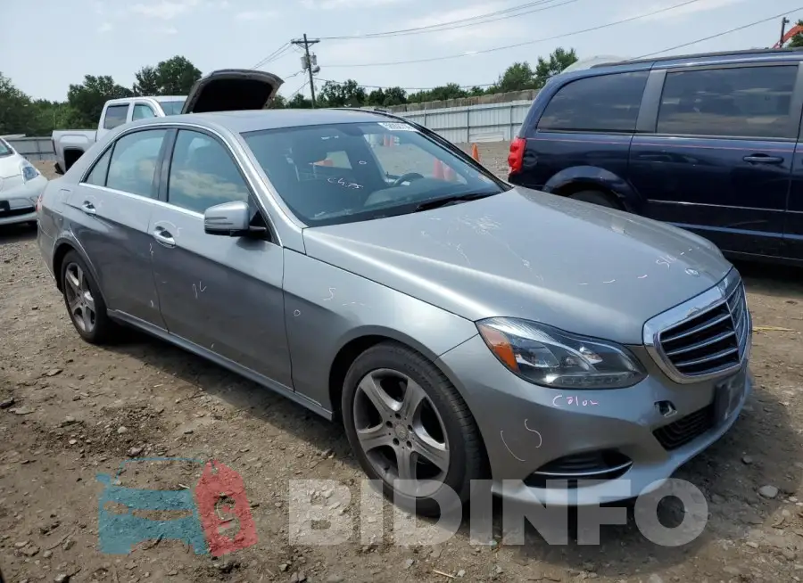 WDDHF8JB2FB111314 Photo# 4