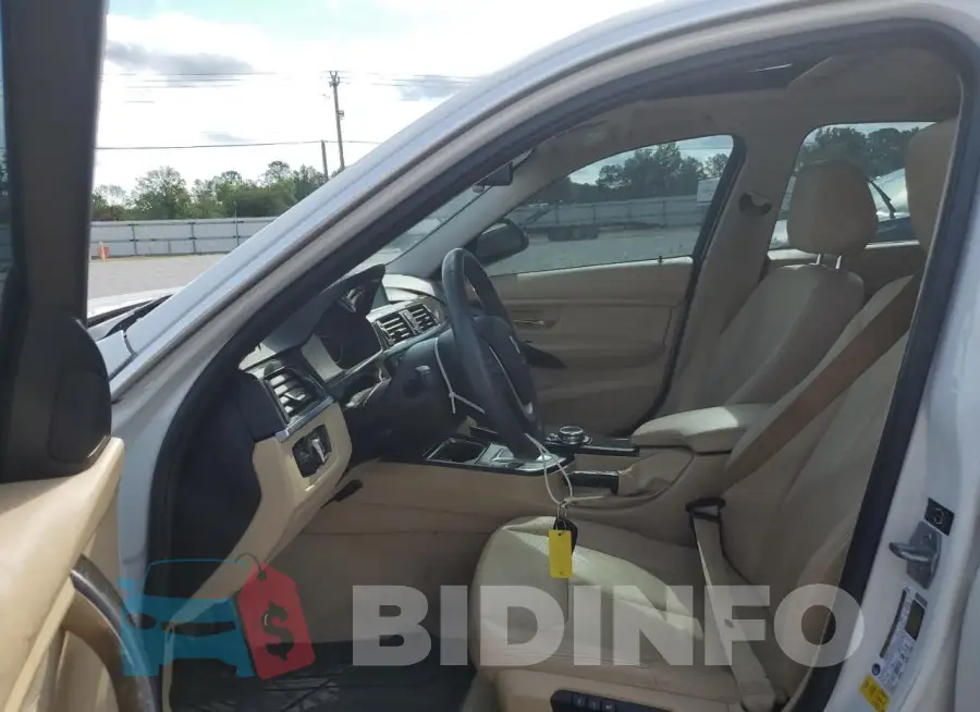WBA3A5G53FNP35072 Photo# 7