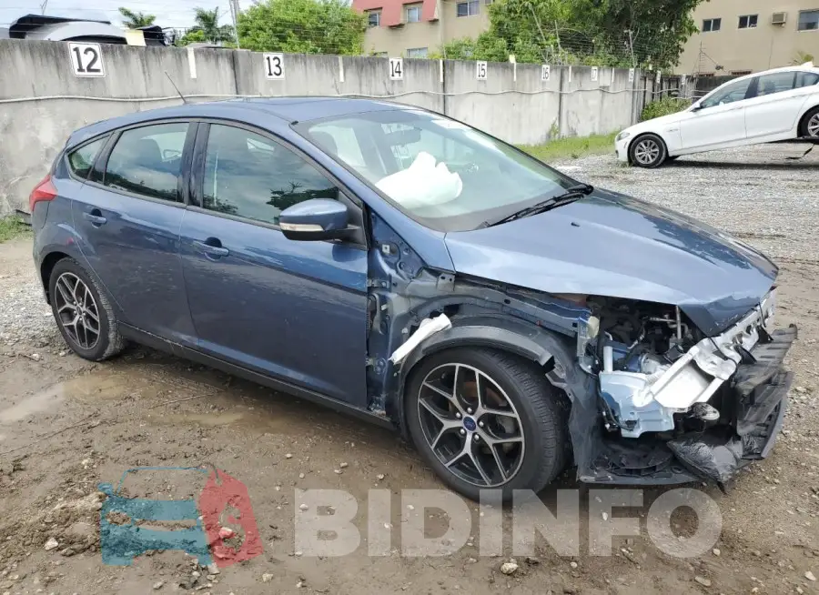 1FADP3M23JL222435 Photo# 4