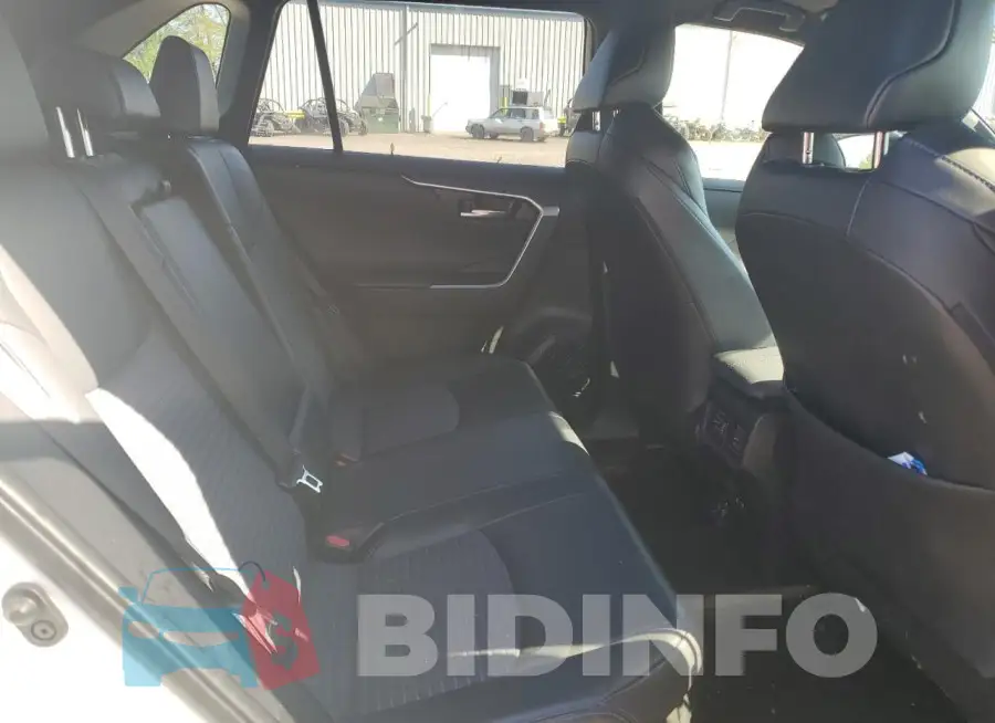 JTMEWRFVXLJ049149 Photo# 10