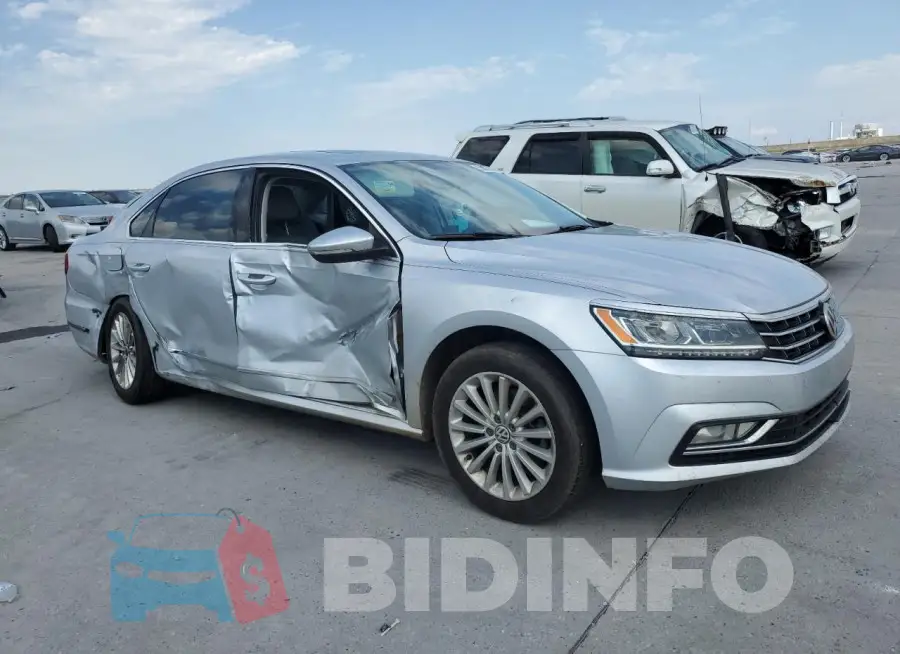1VWBS7A39GC016482 Photo# 4