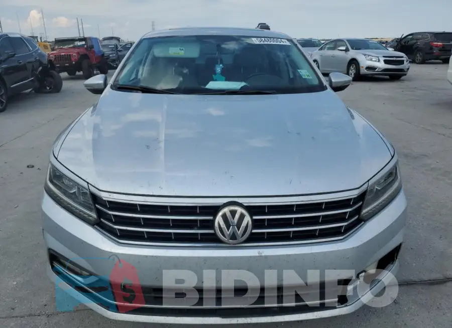 1VWBS7A39GC016482 Photo# 5