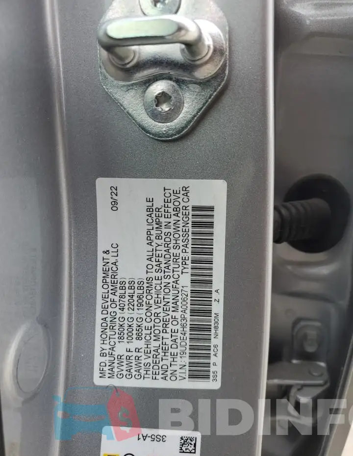 19UDE4H63PA006271 Photo# 13