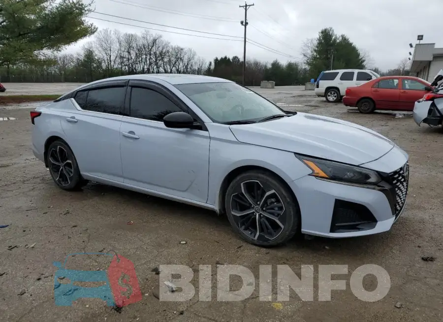1N4BL4CV4PN335022 Photo# 4