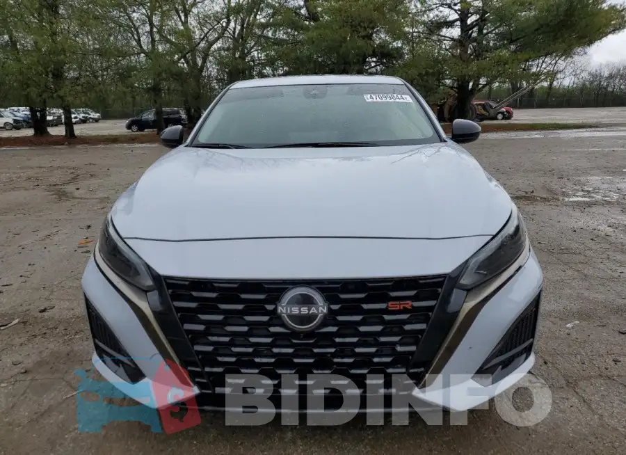 1N4BL4CV4PN335022 Photo# 5