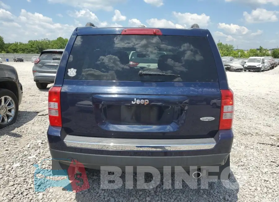 1C4NJPFA3GD801035 Photo# 6