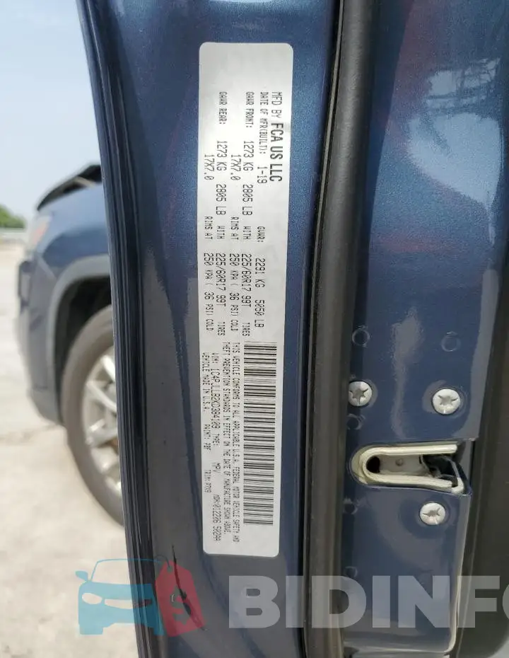 1C4PJLLB2KD384109 Photo# 12