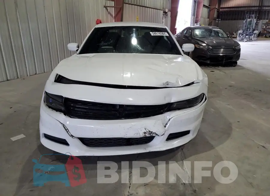 2C3CDXBG8FH835972 Photo# 5