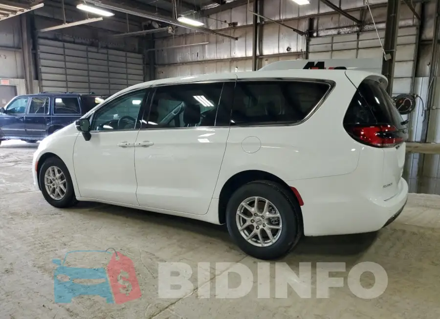2C4RC1BGXRR123225 Photo# 2