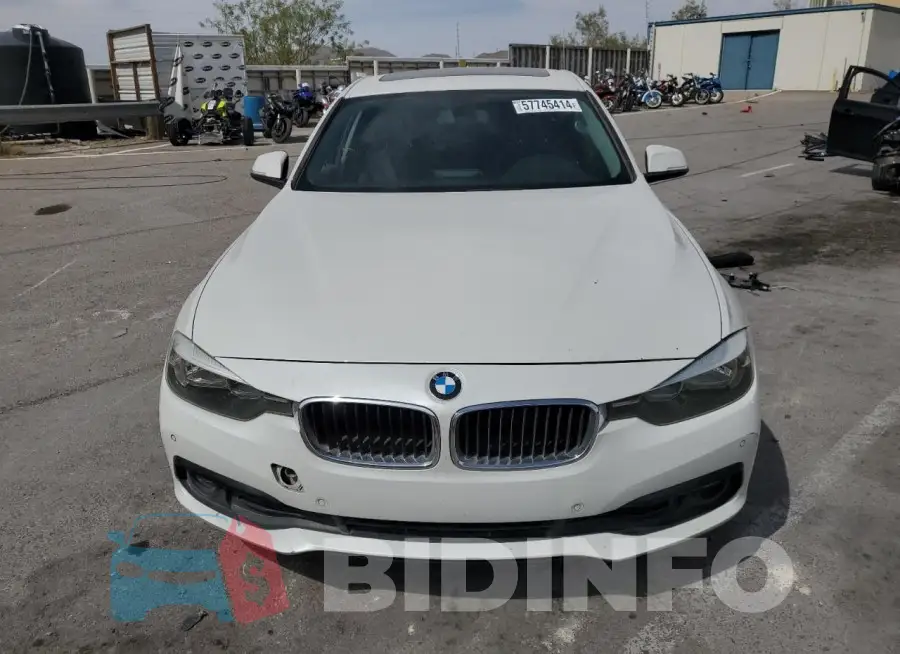 WBA8A9C52GK617925 Photo# 5