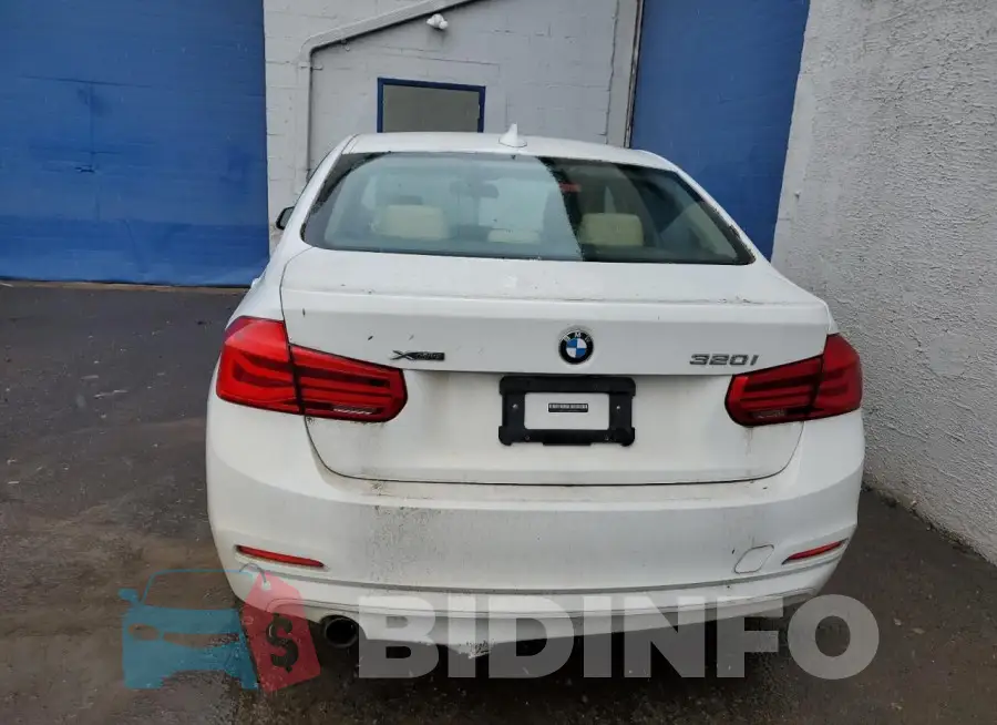 WBA8E5G56JNV02516 Photo# 6