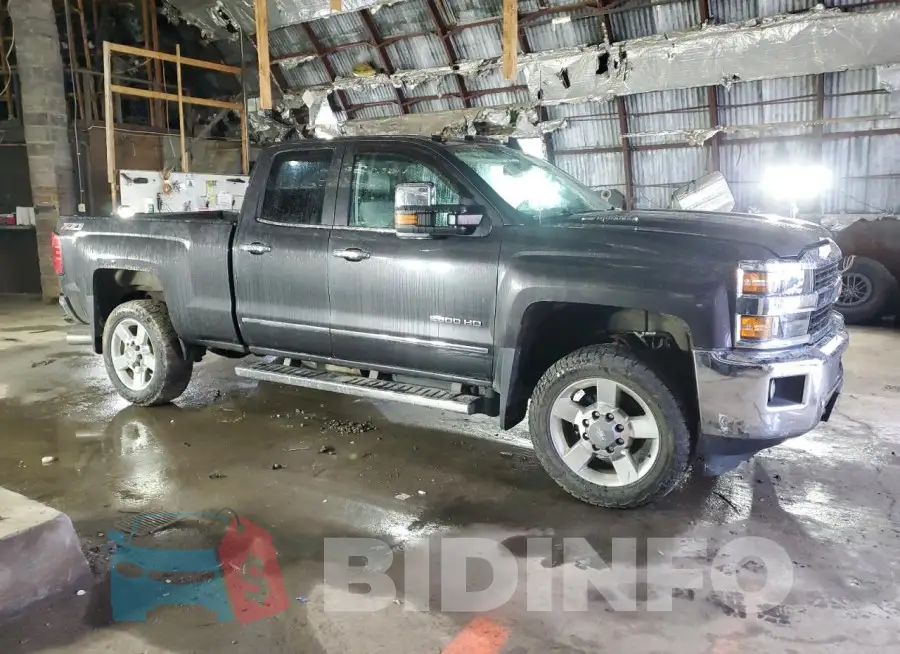 1GC2KWE81GZ203540 Photo# 4