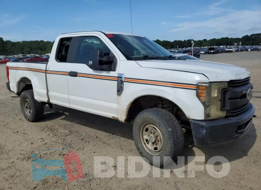 1FT7X2B65HEB86947 Photo# 4