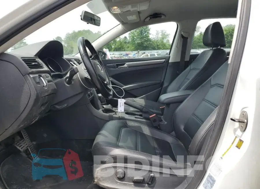 1VWDT7A38HC080634 Photo# 7
