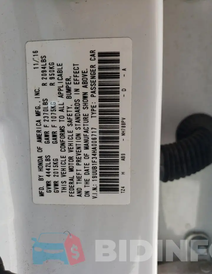 19UUB1F34HA006717 Photo# 12