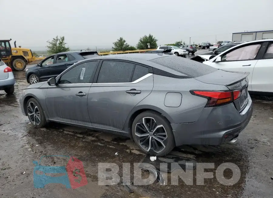 1N4BL4CV2PN322902 Photo# 2