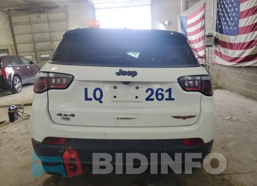 3C4NJDDB5LT159383 Photo# 6