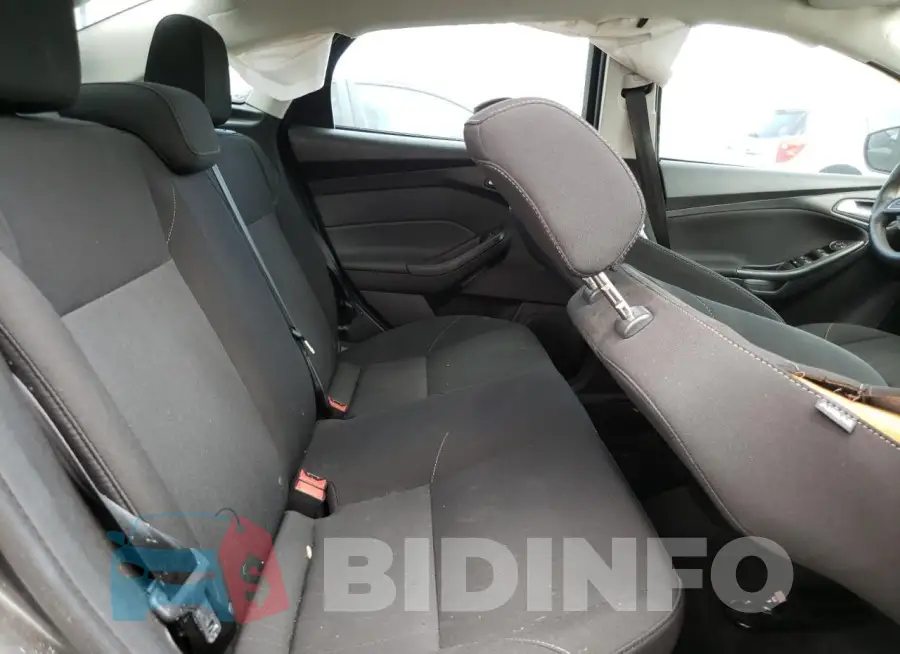 1FADP3F2XJL226429 Photo# 10