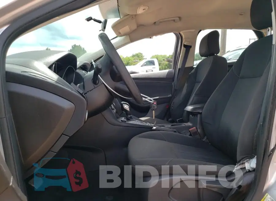 1FADP3K2XGL240555 Photo# 7