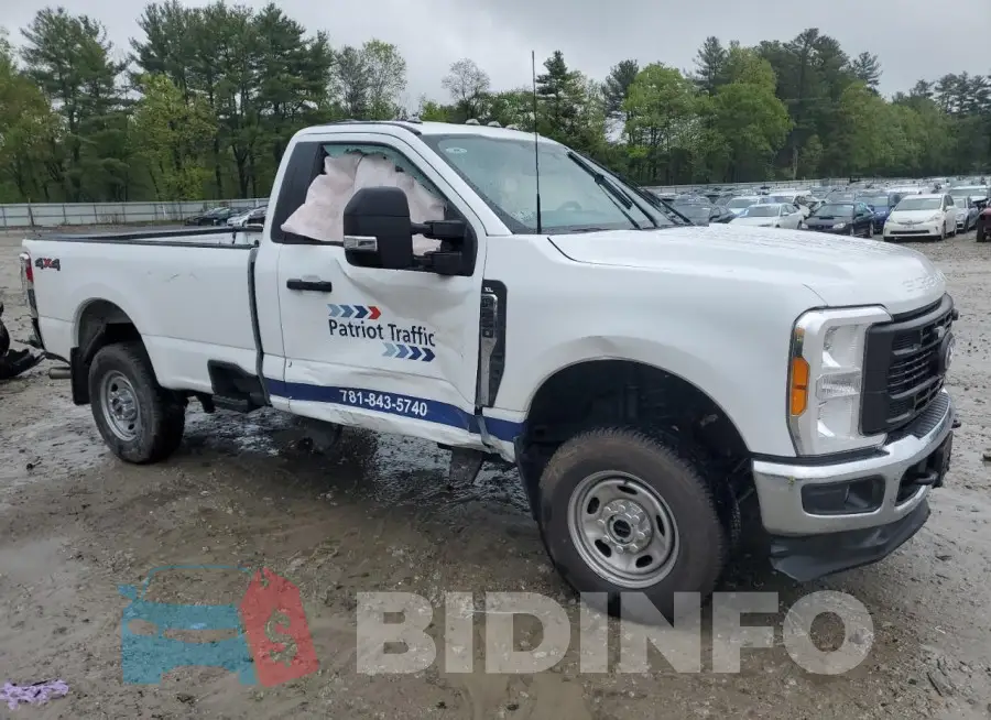 1FTBF2BA0PED66157 Photo# 4